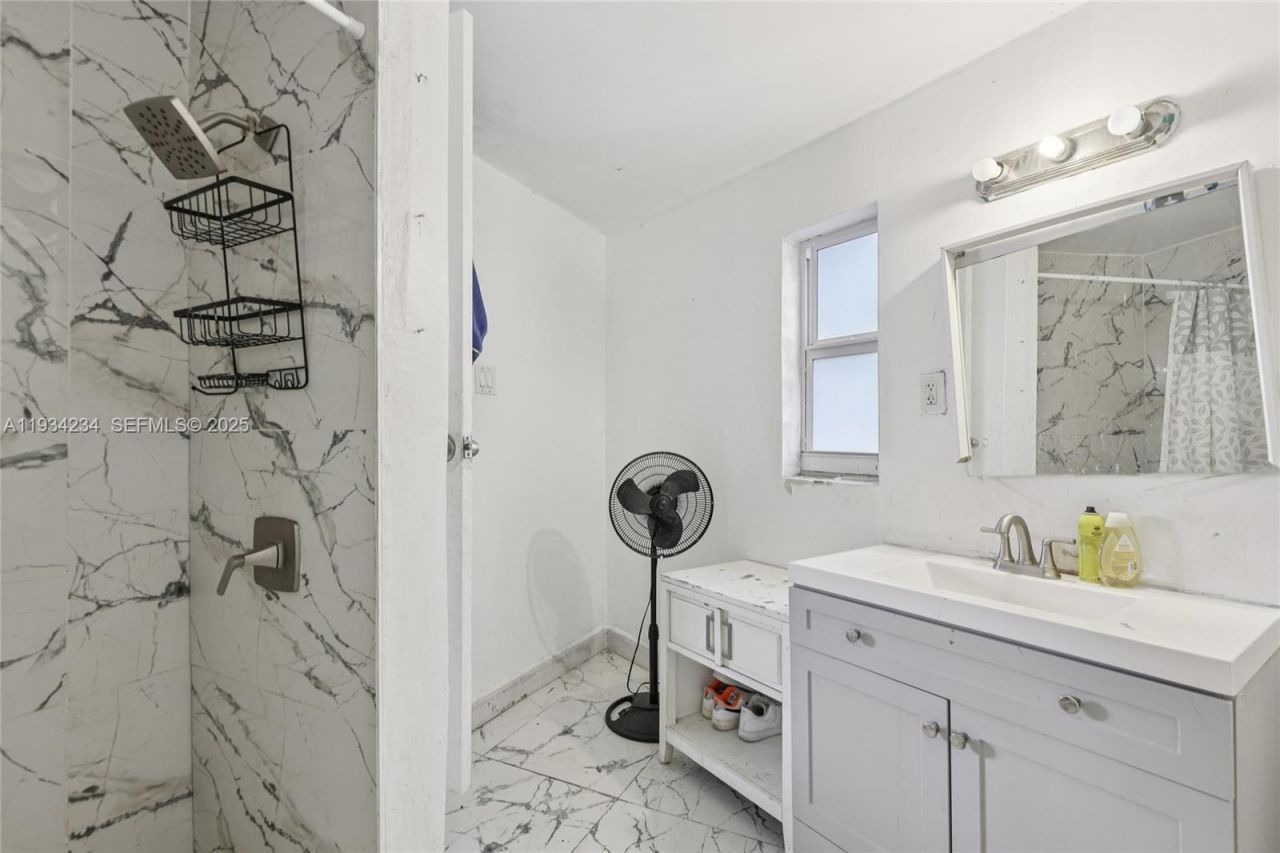 6040 SW 32nd St, Miramar, FL 33023 Photo