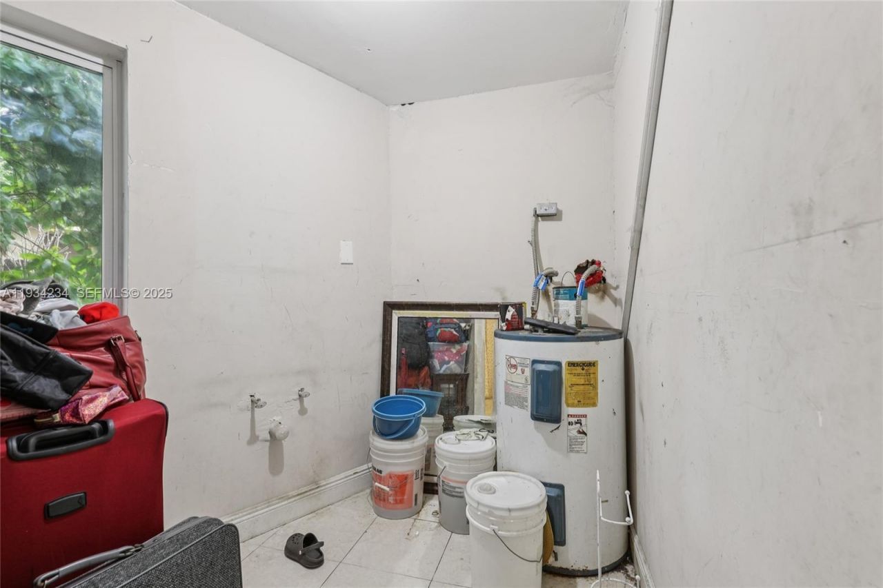 6040 SW 32nd St, Miramar, FL 33023 Photo