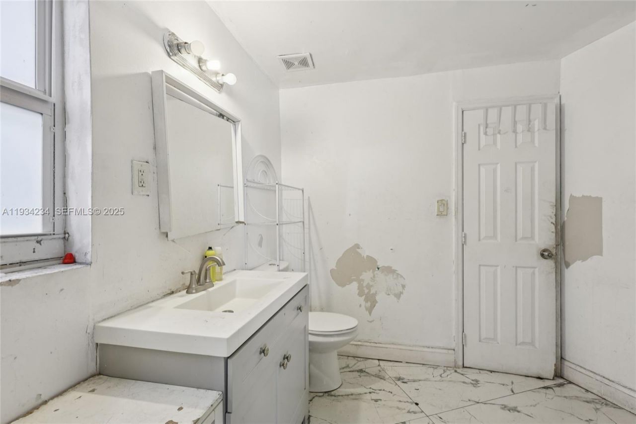 6040 SW 32nd St, Miramar, FL 33023 Photo