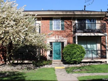 12060 #14 15 Mile Road, Sterling Heights, MI 48312