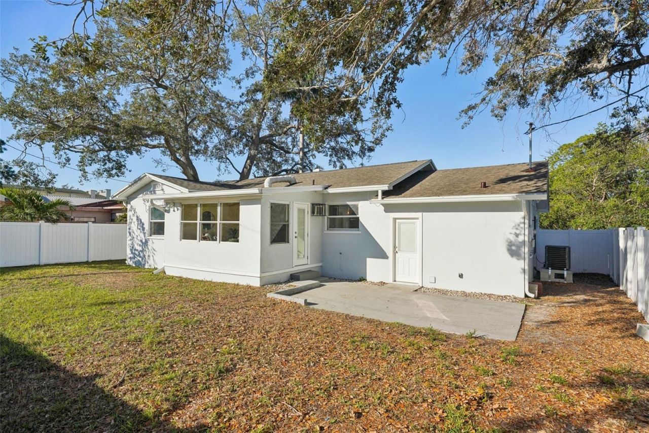 2320 E Harbor Drive S, Saint Petersburg, FL 33705 Photo