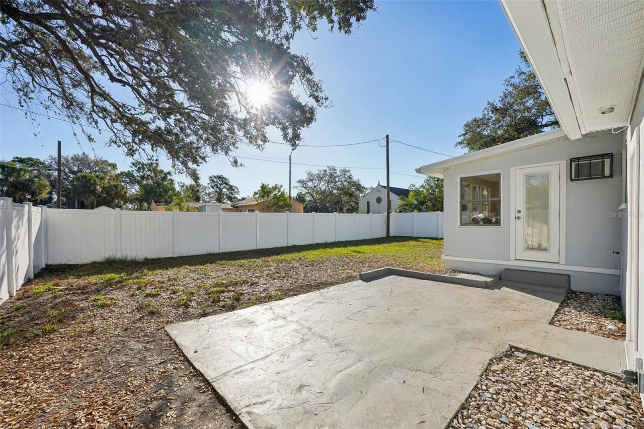 2320 E Harbor Drive S, Saint Petersburg, FL 33705 Photo