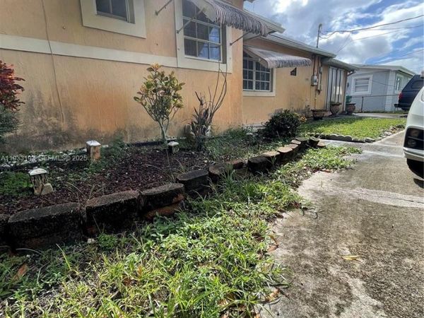 2210 NW 175th St, Miami Gardens, FL 33056