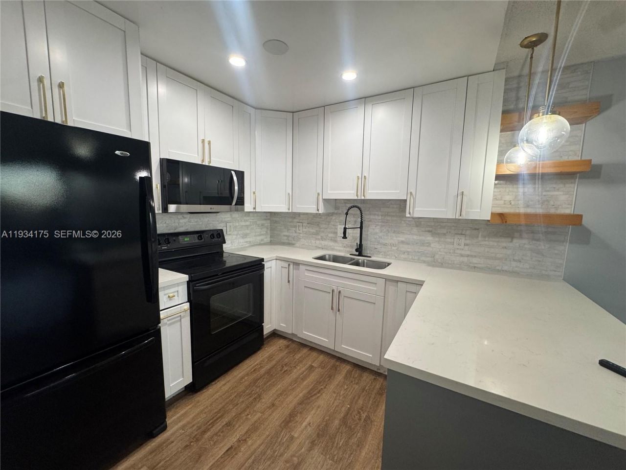 1750 W 56th St, Unit 211, Hialeah, FL 33012 Photo