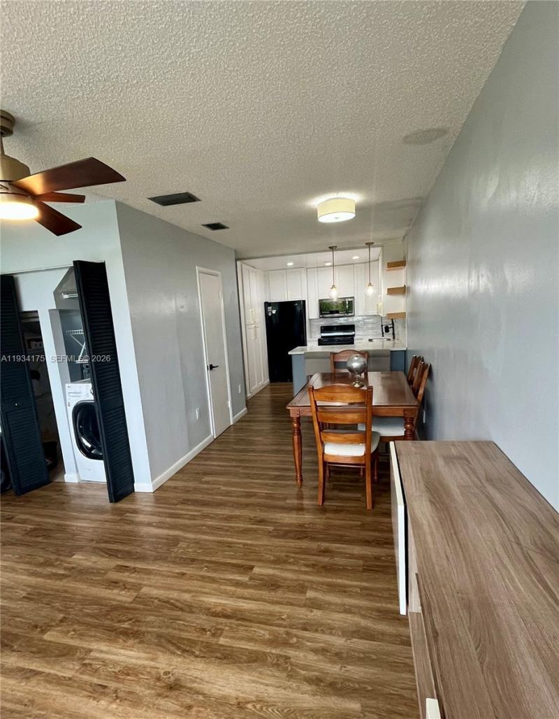 1750 W 56th St, Unit 211, Hialeah, FL 33012 Photo