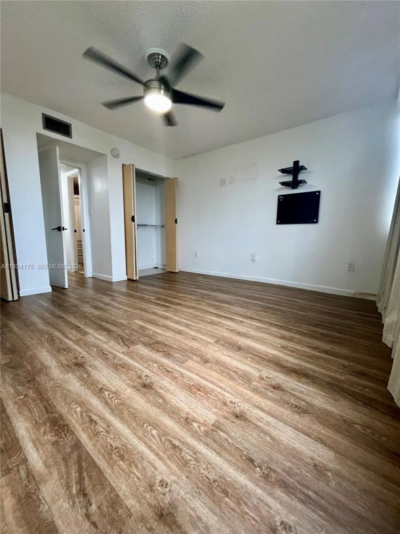 1750 W 56th St, Unit 211, Hialeah, FL 33012 Photo