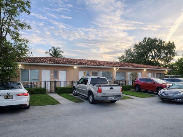 3080 SW 1st St, Miami, FL 33135