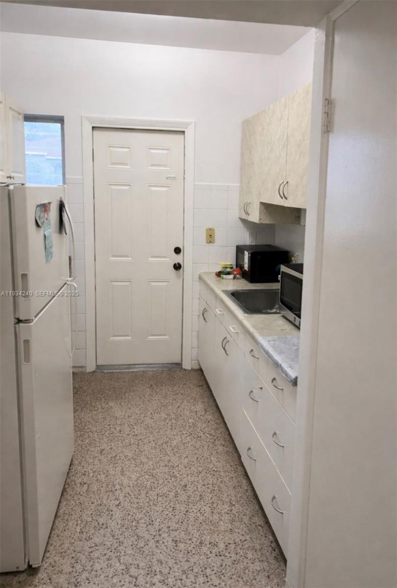 3080 SW 1st St, Miami, FL 33135 Photo