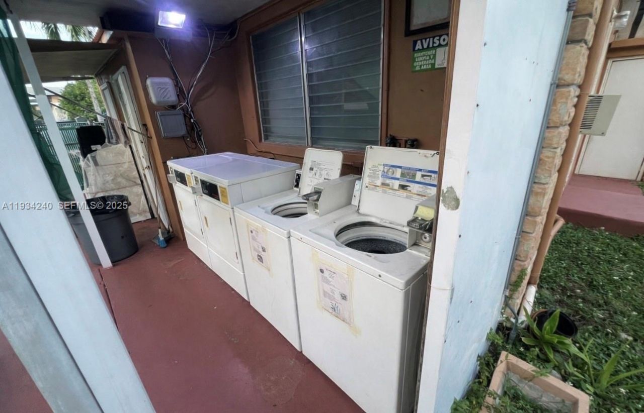 3080 SW 1st St, Miami, FL 33135 Photo