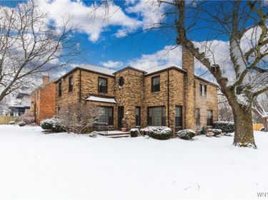 2810 Main Street, Buffalo, NY 14214