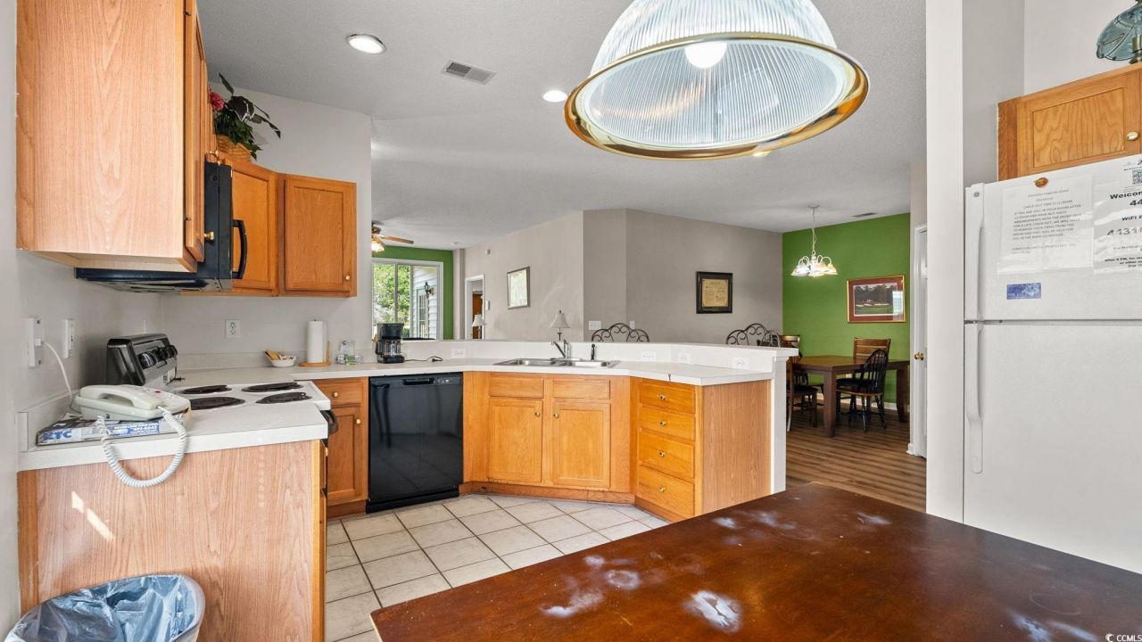 4431 Montrose Ln. Photo 8