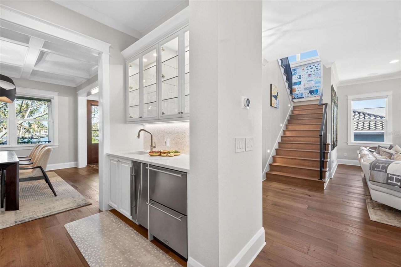 1936 Coffee Pot Boulevard Ne, Saint Petersburg, FL 33704 Photo