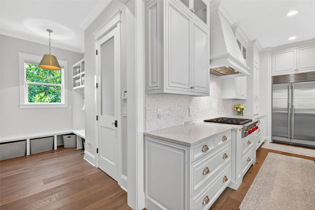 1936 Coffee Pot Boulevard Ne, Saint Petersburg, FL 33704 Photo