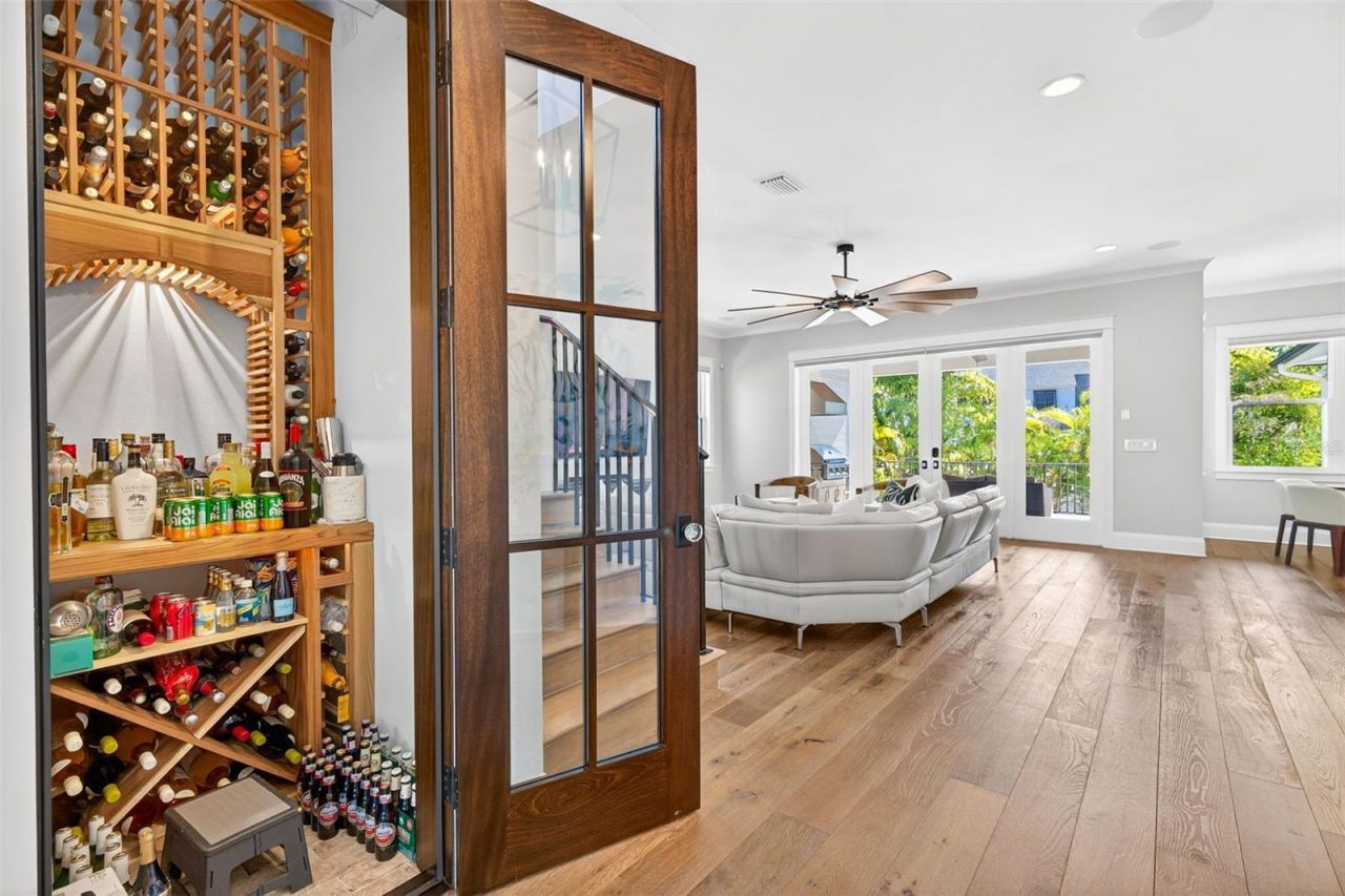 1936 Coffee Pot Boulevard Ne, Saint Petersburg, FL 33704 Photo