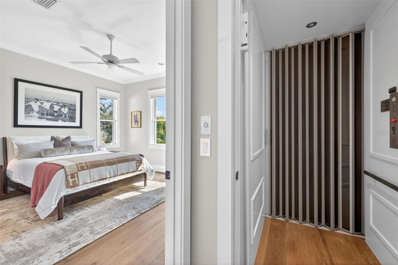 1936 Coffee Pot Boulevard Ne, Saint Petersburg, FL 33704 Photo