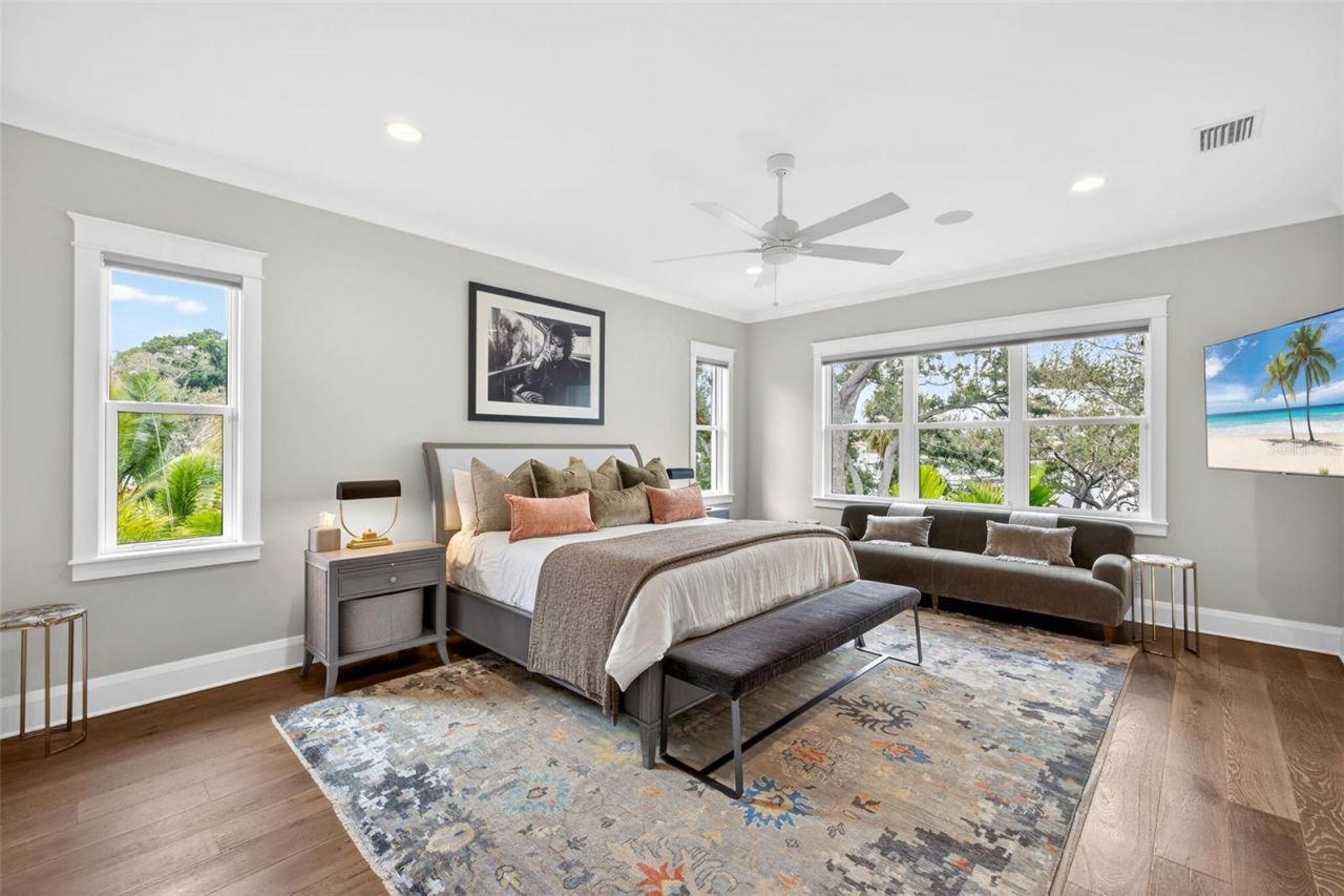 1936 Coffee Pot Boulevard Ne, Saint Petersburg, FL 33704 Photo