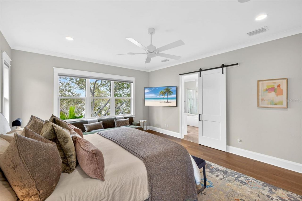 1936 Coffee Pot Boulevard Ne, Saint Petersburg, FL 33704 Photo