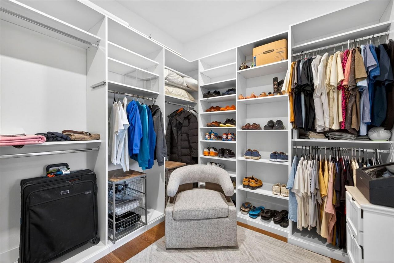 1936 Coffee Pot Boulevard Ne, Saint Petersburg, FL 33704 Photo