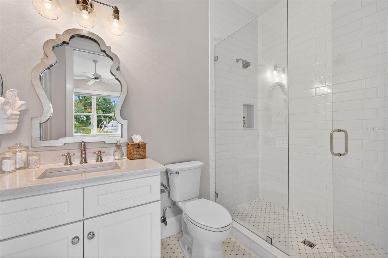 1936 Coffee Pot Boulevard Ne, Saint Petersburg, FL 33704 Photo