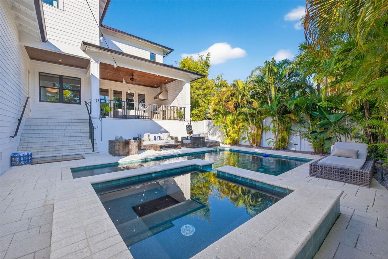 1936 Coffee Pot Boulevard Ne, Saint Petersburg, FL 33704 Photo