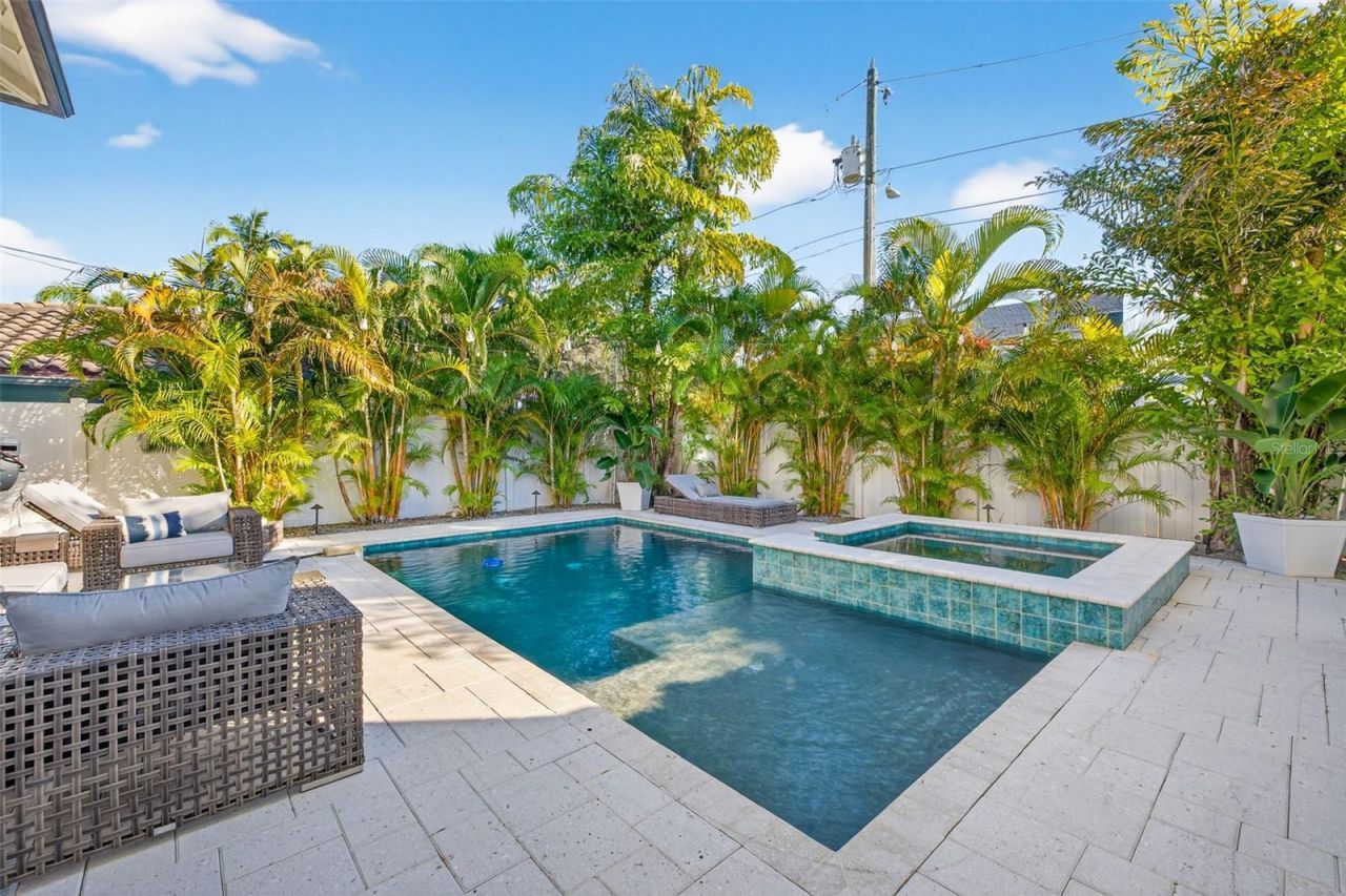 1936 Coffee Pot Boulevard Ne, Saint Petersburg, FL 33704 Photo