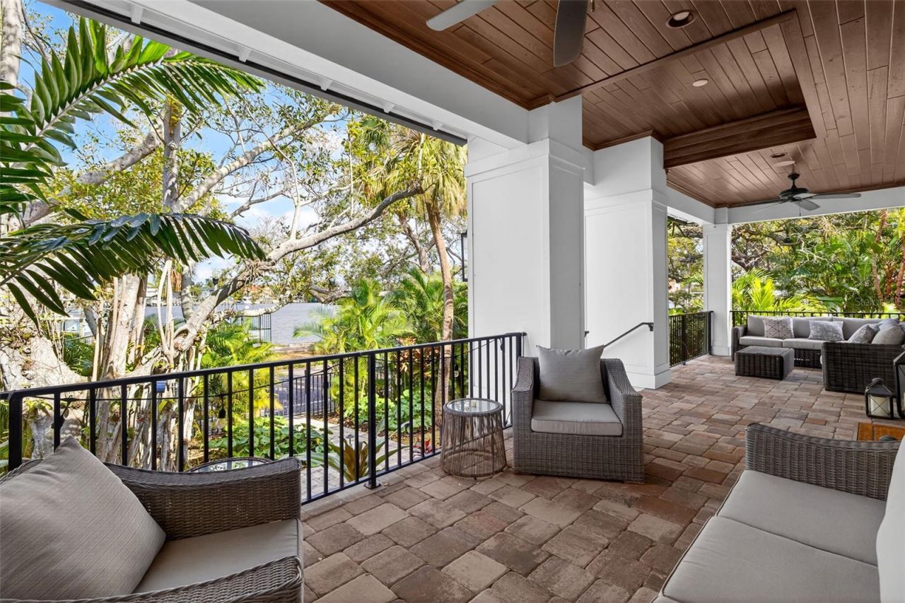 1936 Coffee Pot Boulevard Ne, Saint Petersburg, FL 33704 Photo