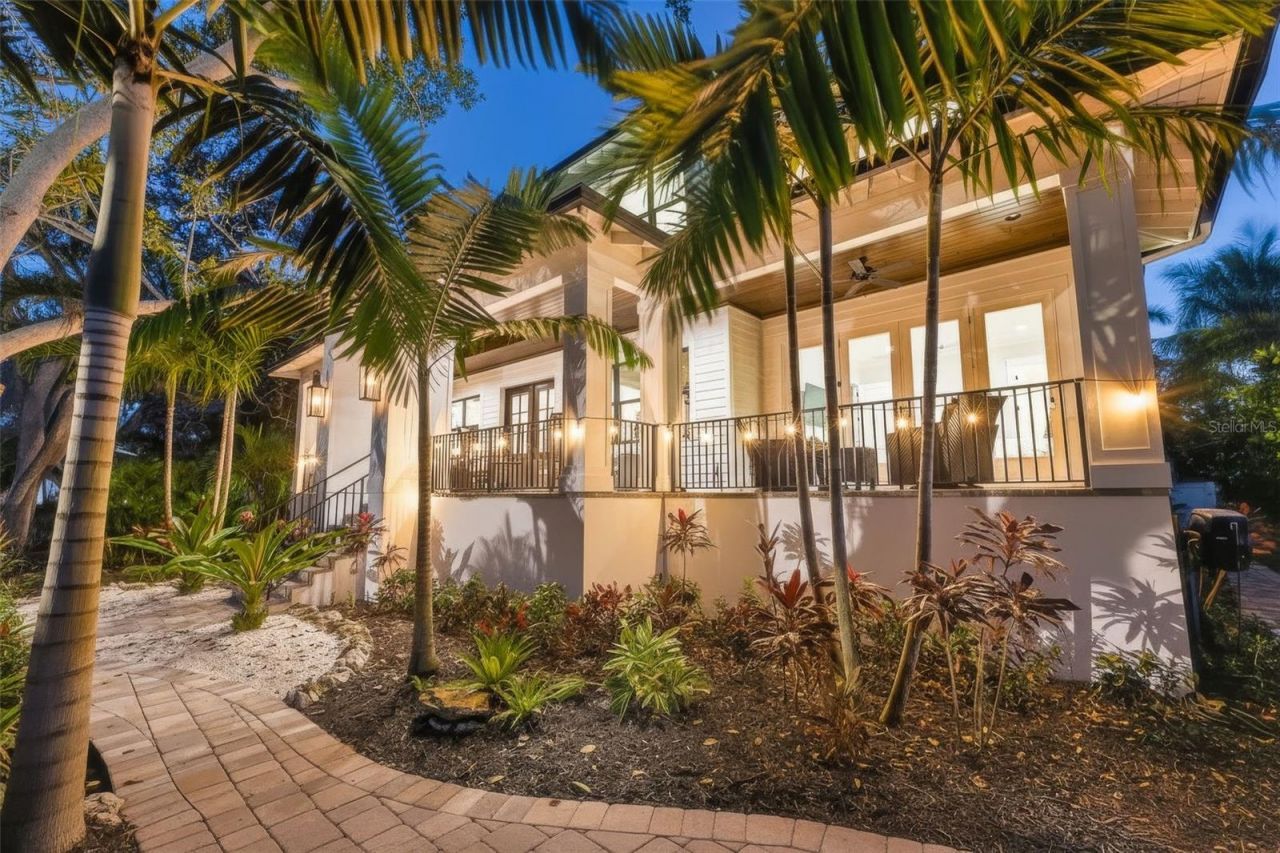 1936 Coffee Pot Boulevard Ne, Saint Petersburg, FL 33704 Photo