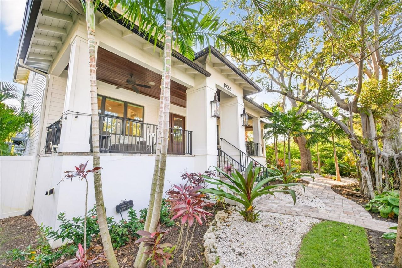 1936 Coffee Pot Boulevard Ne, Saint Petersburg, FL 33704 Photo