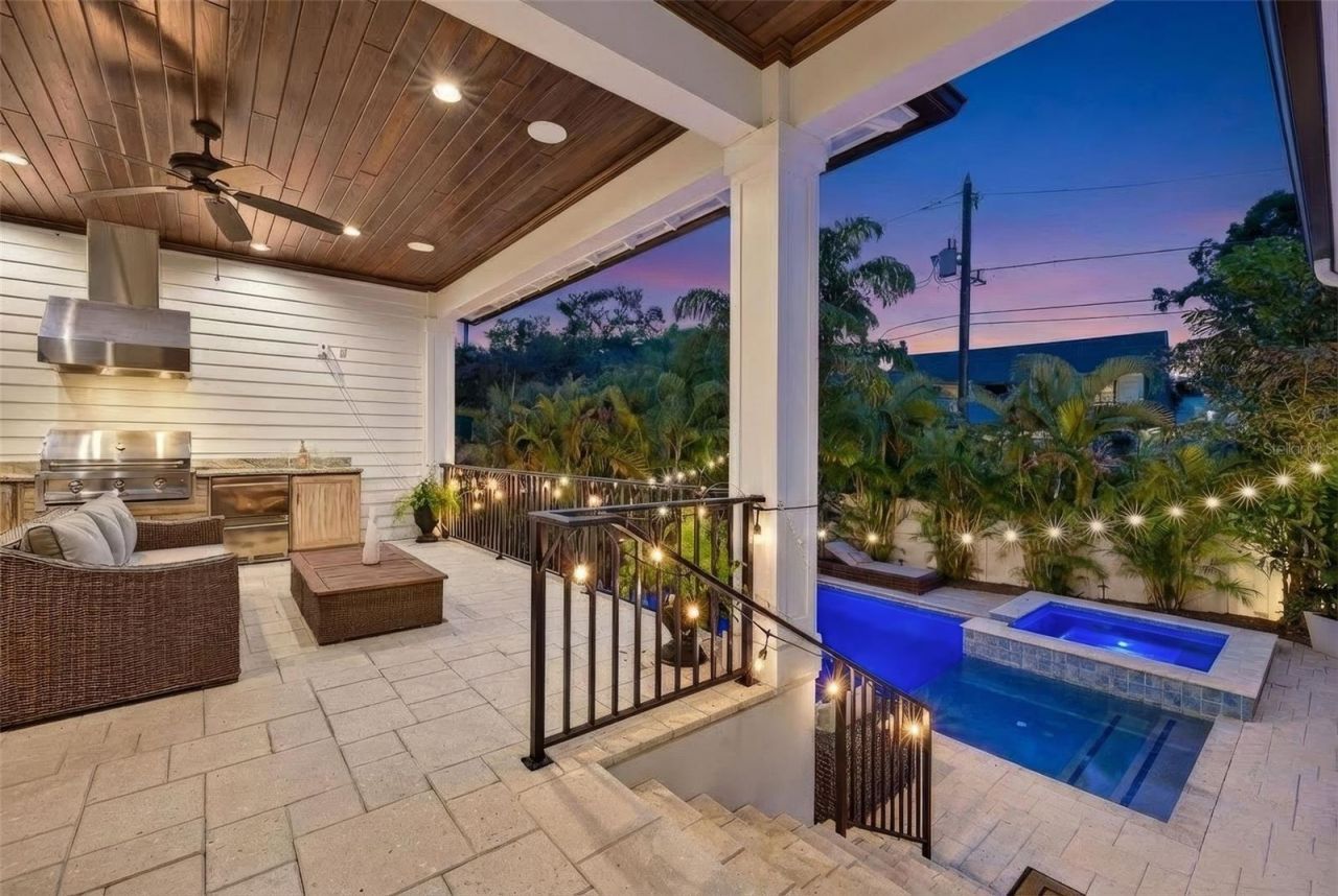 1936 Coffee Pot Boulevard Ne, Saint Petersburg, FL 33704 Photo