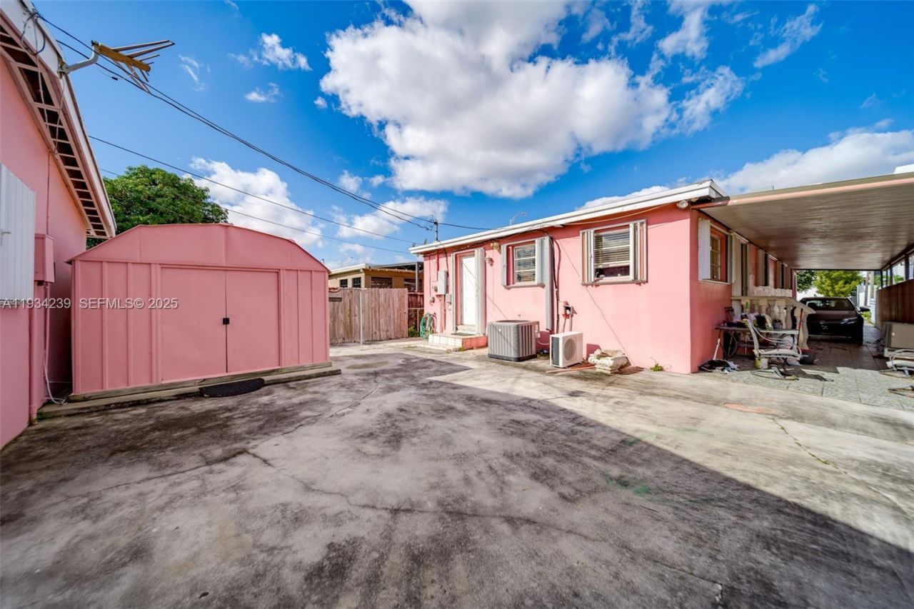 854 E 24th St , Hialeah, FL 33013 Photo