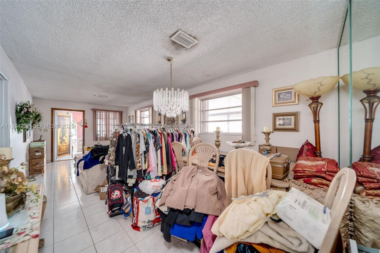 854 E 24th St , Hialeah, FL 33013 Photo