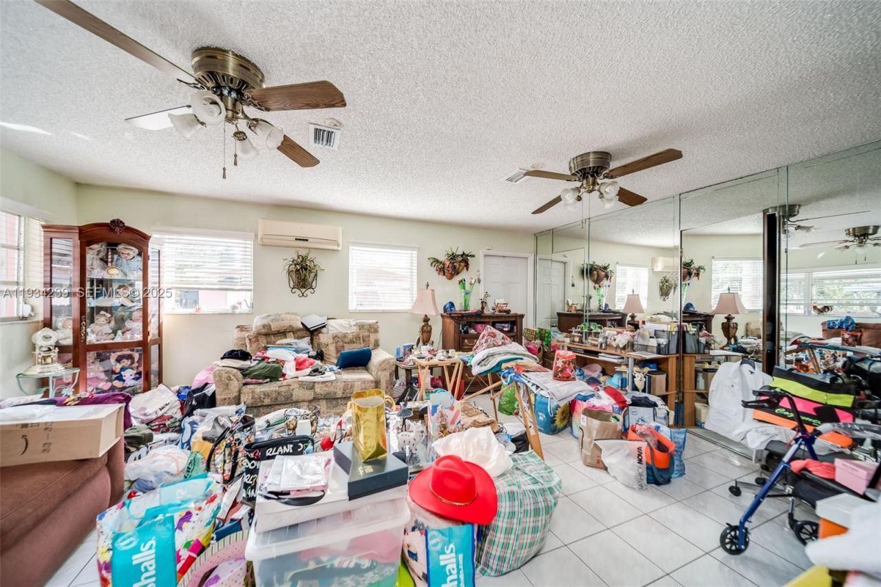 854 E 24th St , Hialeah, FL 33013 Photo