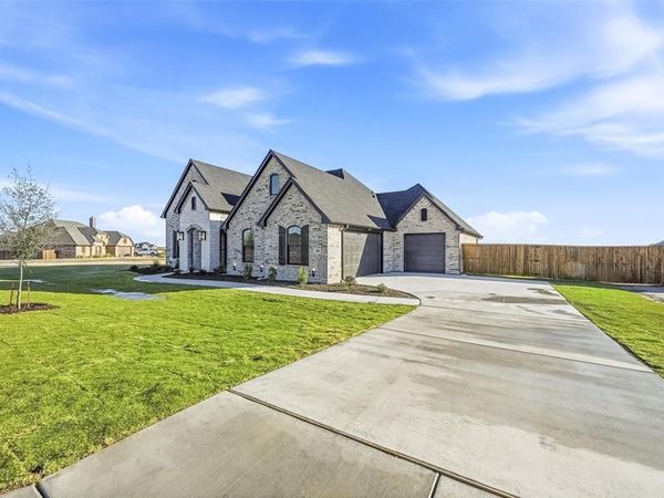 100 Mikasi, Godley, TX 76044