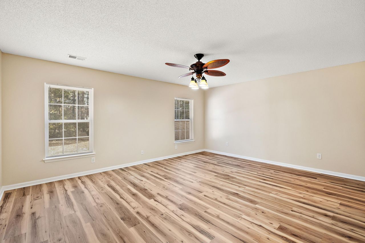 2062 Clipstone Drive Photo 11