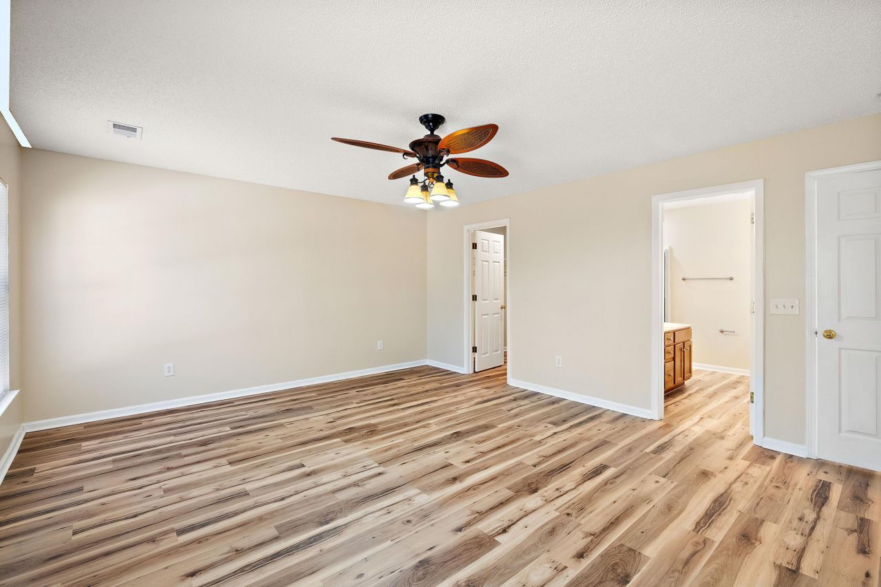 2062 Clipstone Drive Photo 13