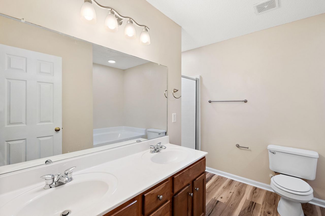 2062 Clipstone Drive Photo 14