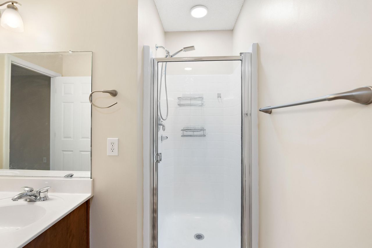 2062 Clipstone Drive Photo 15