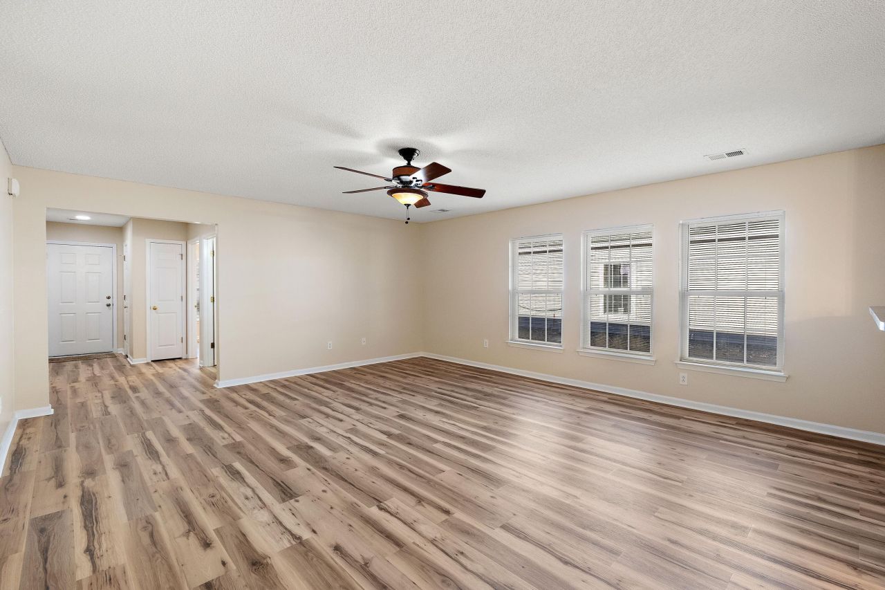 2062 Clipstone Drive Photo 3