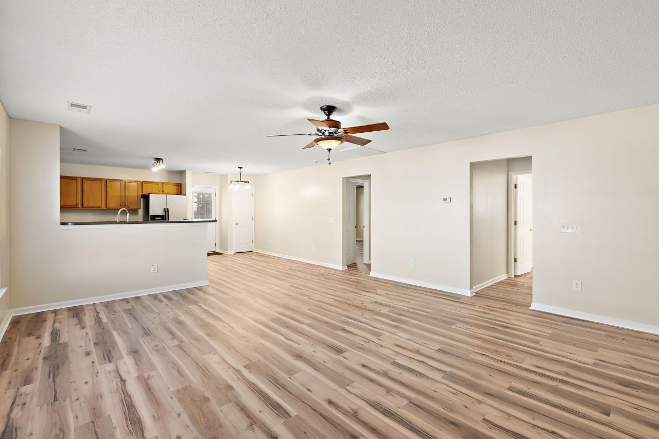 2062 Clipstone Drive Photo 4