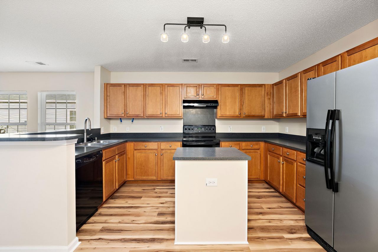 2062 Clipstone Drive Photo 5