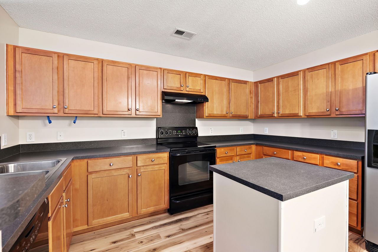 2062 Clipstone Drive Photo 6