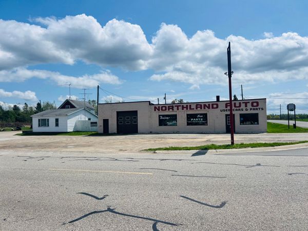 1985 E Levering, Cheboygan, MI 49721