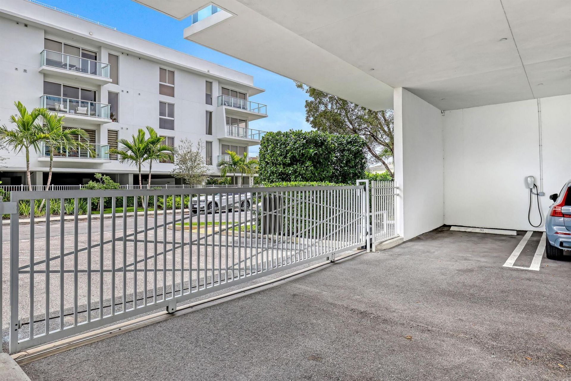1 S Palmway, Unit 204, Lake Worth Beach, FL 33460 Photo