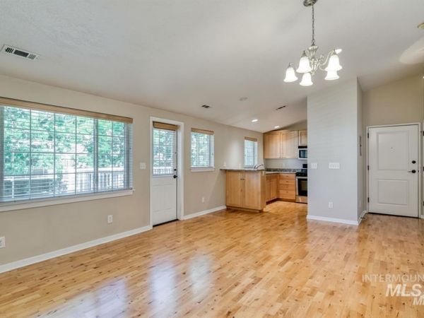 225 W Village Ln, Boise, ID 83702