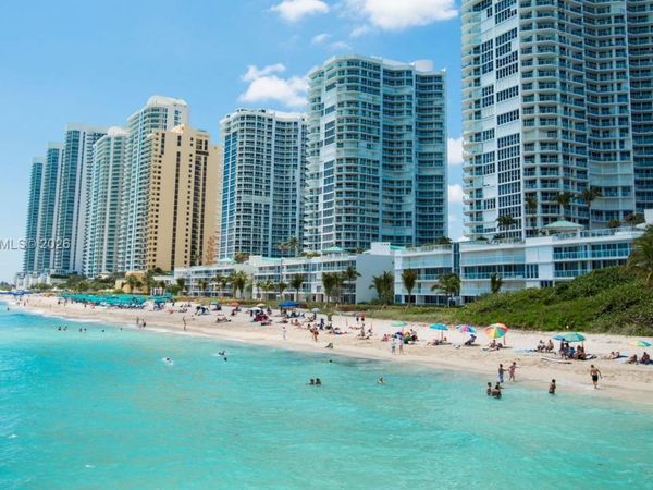 250 180th Dr, Unit 155, Sunny Isles Beach, FL 33160