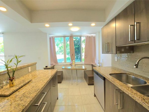 250 180th Dr, Unit 155, Sunny Isles Beach, FL 33160