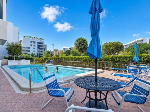 250 180th Dr, Unit 155, Sunny Isles Beach, FL 33160