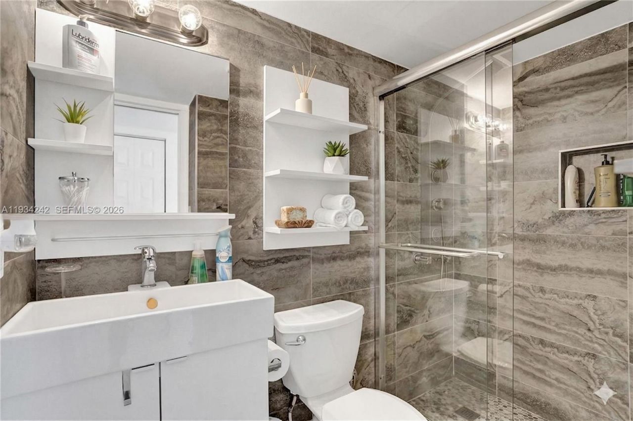 250 180th Dr, Unit 155, Sunny Isles Beach, FL 33160 Photo