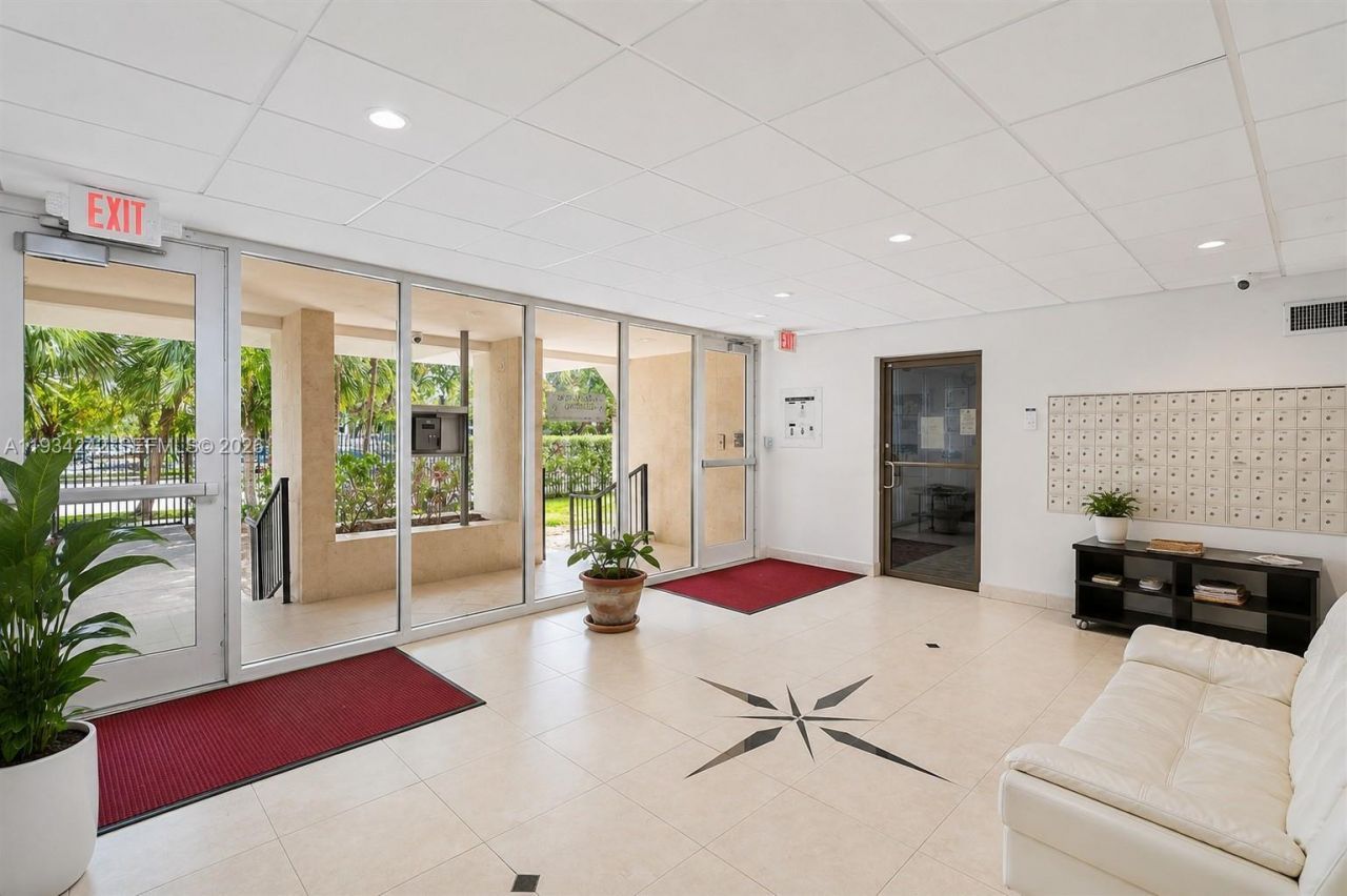 250 180th Dr, Unit 155, Sunny Isles Beach, FL 33160 Photo