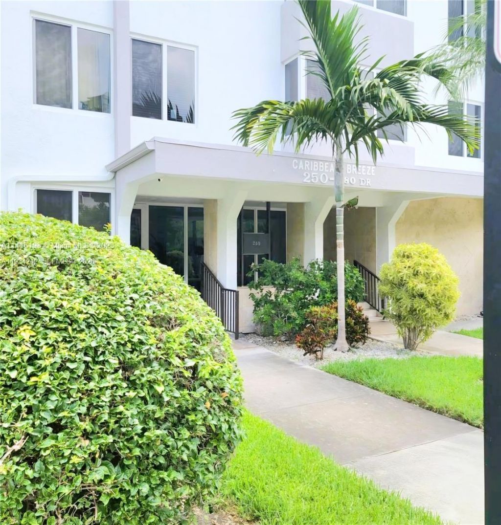 250 180th Dr, Unit 155, Sunny Isles Beach, FL 33160 Photo